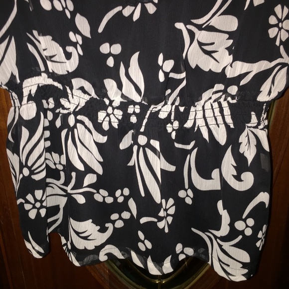 NY Collection Cap Sleeve Ruffle Top - Sz L - Picture 7 of 9